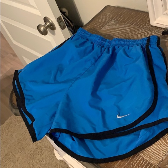 Excellent condition black and blue nike shorts - Picture 1 of 3
